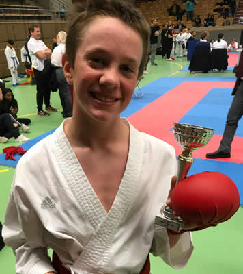 Tage efter sitt silver i kumite pojkar 12 år