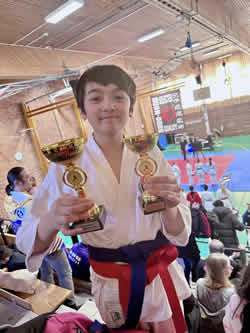 Liam fick två medaljer vid Karate Cup Elit