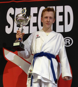 Daniel Barkelind guld kadetter kumite - 52 kg